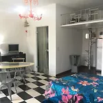 Maison Julien 3 *