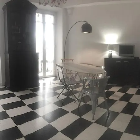 Apartamento Maison Julien 3 *