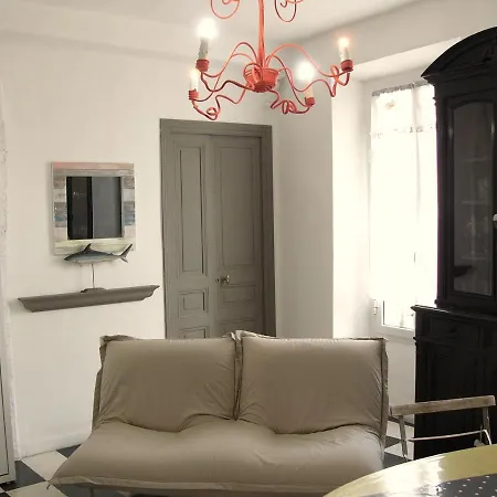 Maison Julien 3 Апартаменты