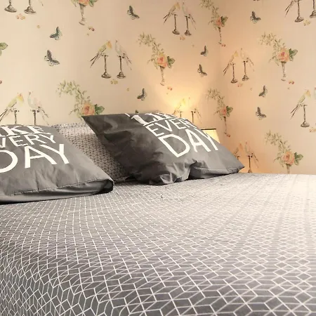 Maison Julien 3 * מנטון