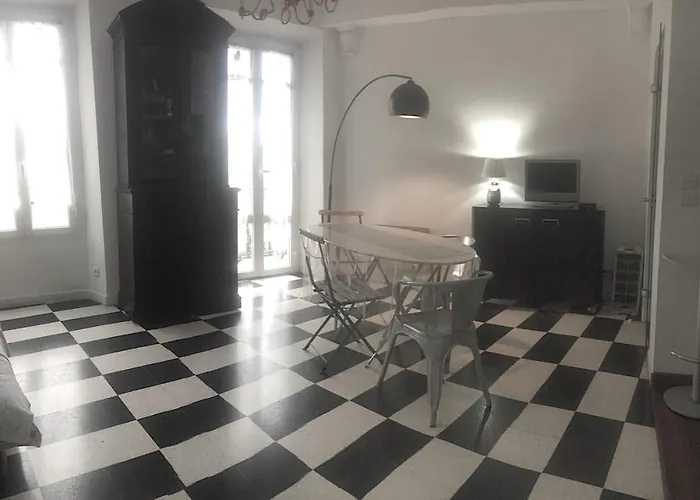 شقة Maison Julien 3 *