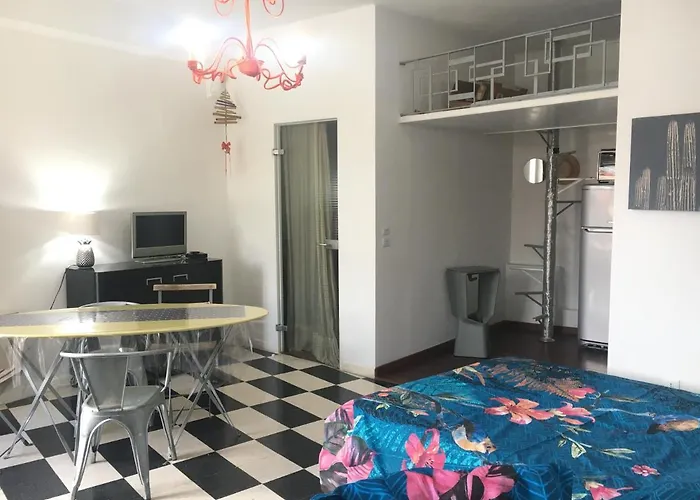Maison Julien 3 *