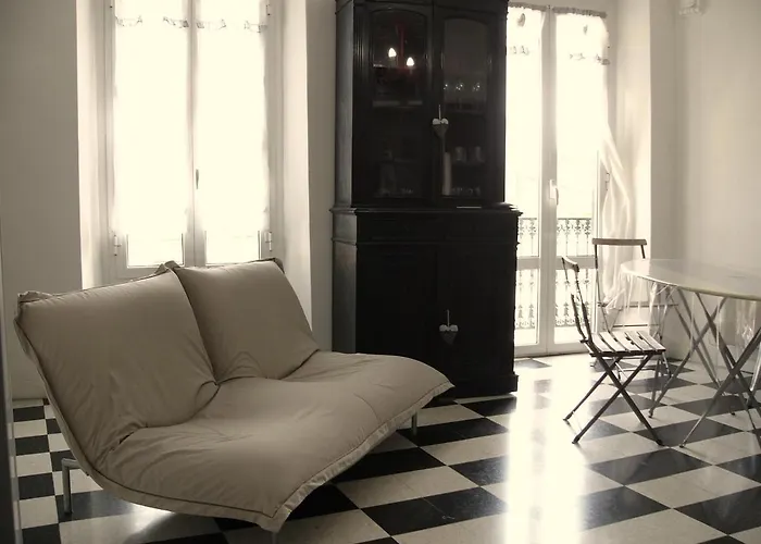 شقة Maison Julien 3 مينتون