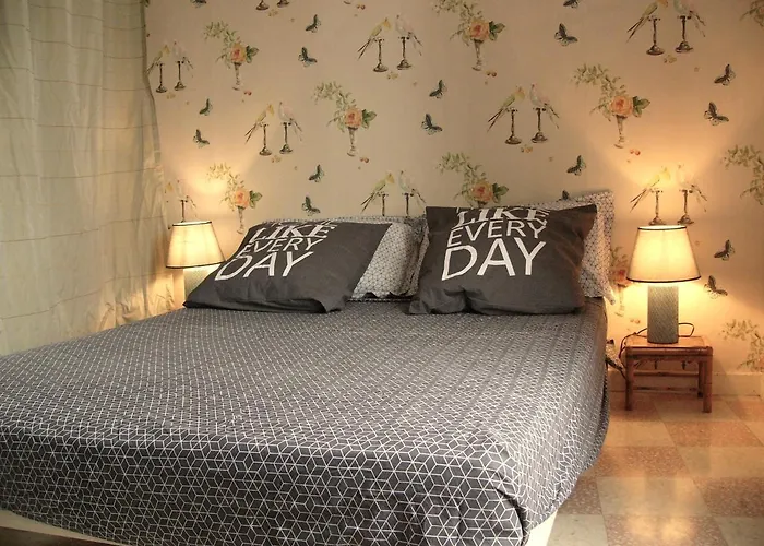 Maison Julien 3 مينتون