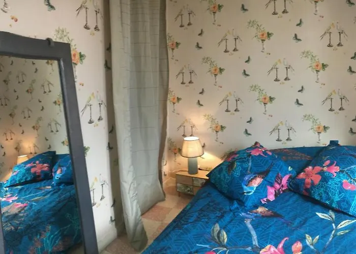 Maison Julien 3 *